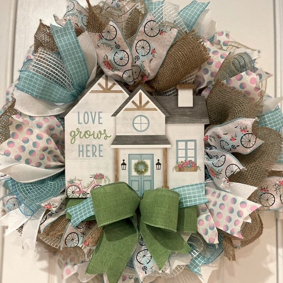 Wreath “Love Grows Here” Family Garden wreath 24” Tiffany Blue